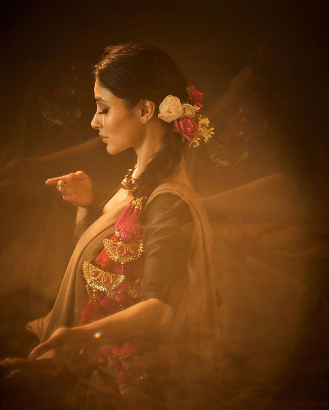 Lovely Vintage Looks Of Mouni Roy